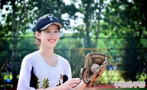 在阳光下的邂逅：美女如何巧妙勾搭路人，展开一场意想不到的野外浪漫之旅