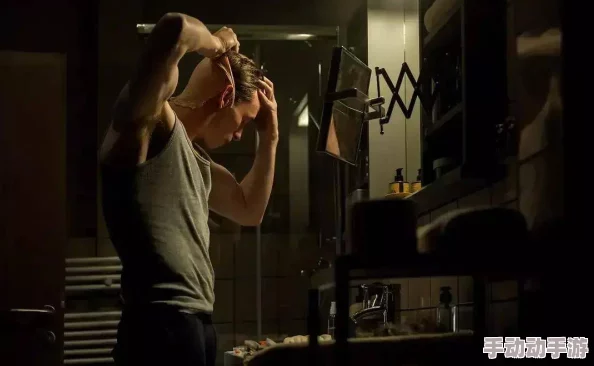 在疯狂的夜晚中，粗喘声伴随出轨的秘密交织，揭开欲望与背叛的迷雾