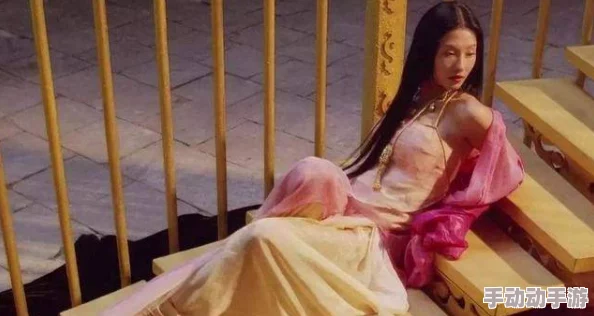 在快穿世界中，肚兜耸动的嗯啊裸露h情节引发的奇幻冒险