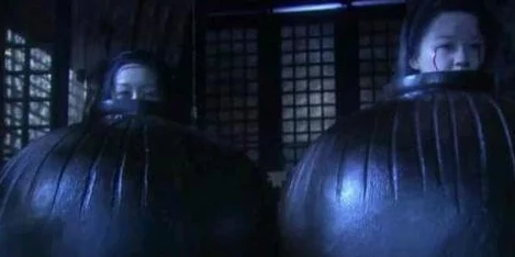 当生活的深渊向我们袭来，如何优雅地说出‘啊啊啊不要太深了’的心声？