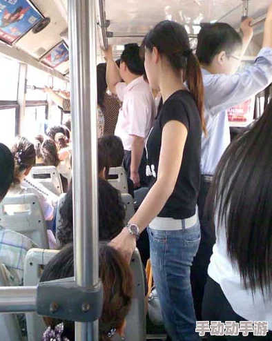 公交车上被强上：揭露公共交通中的性骚扰现象及其应对措施