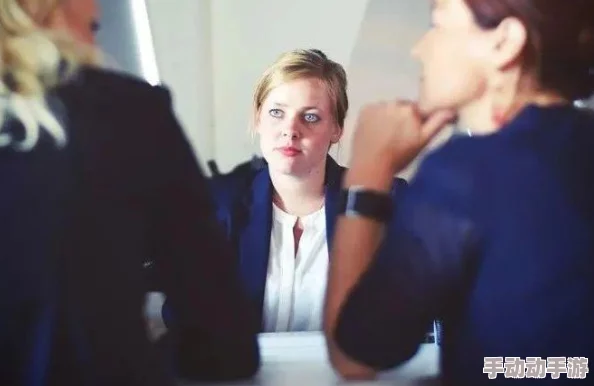 当领导趴我身上吃奶：职场中的权力游戏与人际关系的微妙平衡