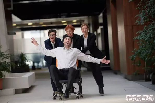 当领导趴我身上吃奶：职场中的权力游戏与人际关系的微妙平衡