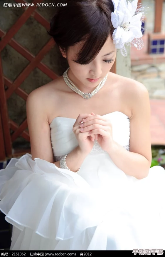 mm131尤果网尤物写真最新动态：新一季摄影作品发布，展现独特风格与创意，吸引众多粉丝关注