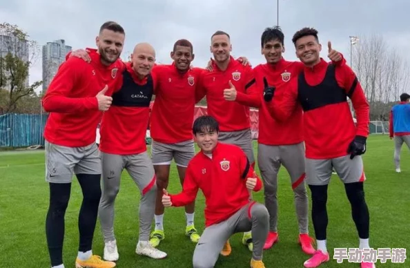 15岁女rapper在音乐界崭露头角，展现出惊人的才华与独特风格，引发了广泛关注与讨论