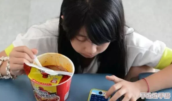 一个男孩子愿意吃女孩子吃过的东西，这背后隐藏着怎样的情感与心理？让我们一起深入了解这个有趣现象