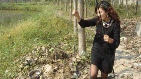 农村妇女野战bbxxx引发热议，网友们对这一现象表示关注，认为应加强对农村女性的保护与支持