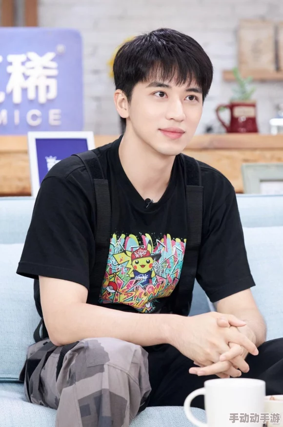 探索人际关系的深度：45分钟男人与女人之间的互动视频，揭示情感与沟通的真谛