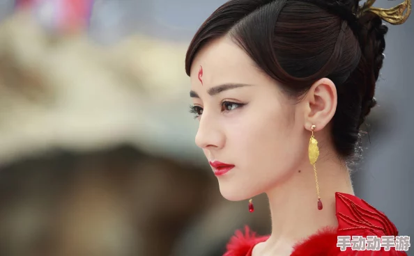 《迪丽热巴小黄片》：探讨迪丽热巴在影视作品中的魅力与表现，粉丝热议不断！