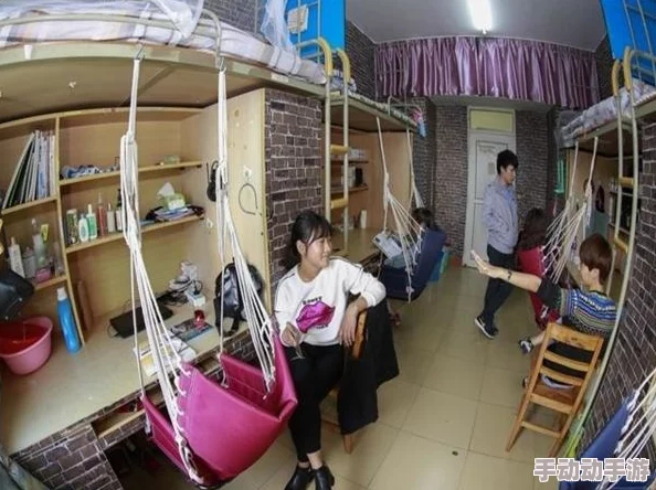 一不小心成了室友们的团宠百度云，竟然引发了一场宿舍内的欢乐风暴！