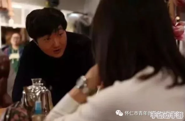 国产精品香港三级在线电影：最新动态与观众反响分析，探讨影片在市场中的表现及未来发展趋势