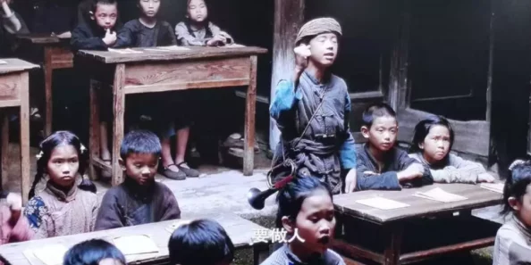 在月光下的秘密：两位男生之间的禁忌小H故事