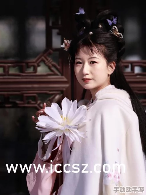 公车色肉小说：最新动态揭示了该作品在网络文学中的热度持续上升，吸引了大量读者关注与讨论