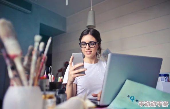 人妻母乳女上司破坏版：办公室禁忌关系引发的惊天秘密，竟让同事们震惊不已！