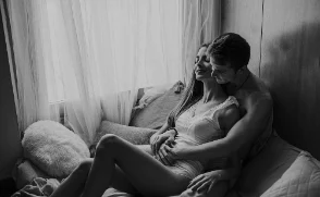 中年艳妇的秘密生活：在小玩伴的陪伴下，探索激情与自由的边界