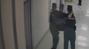 偷窥大众女澡堂：警方已介入调查，受害者呼吁加强公共场所安全措施以保护隐私权利