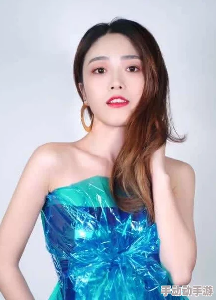 中出软萌小仙:最新动态曝光,甜美形象引发粉丝热议,期待更多精彩表现! 中出软萌小仙:最新动态曝光,甜美形象引发粉丝热议,期待更多精彩表现!