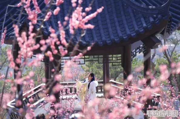 在春色中绽放:探索亚洲另类小说的隐秘花园与情感交织 在春色中绽放:探索亚洲另类小说的隐秘花园与情感交织