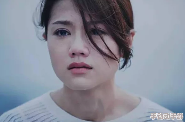 国产艳福密乳av：引发热议的成人影片，挑战社会底线与道德观念！