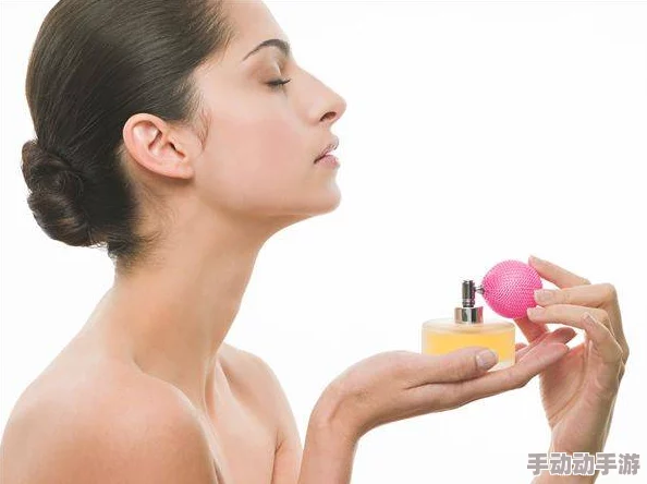 探索女性生理现象：女人精水喷出来视频免费分享与讨论