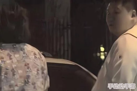 中国xvideos偷拍wc小便：最新曝光视频引发热议，网友纷纷讨论隐私与公共场所的界限问题