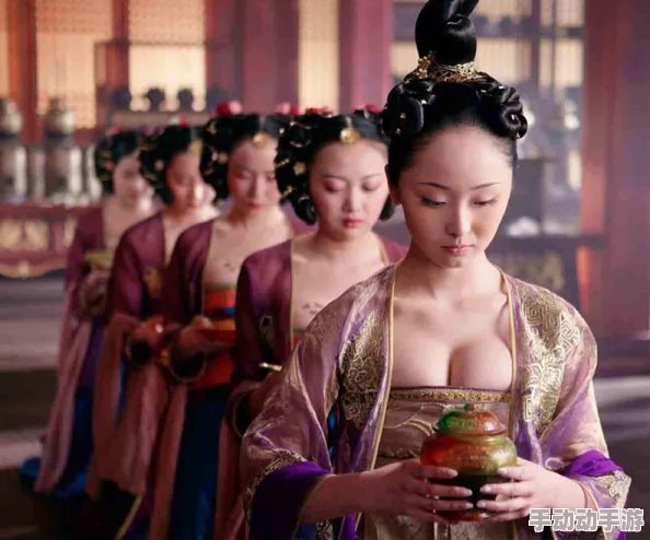 古代宫廷秘事：宫女趴春凳脱裙子惩罚打屁股的背后故事