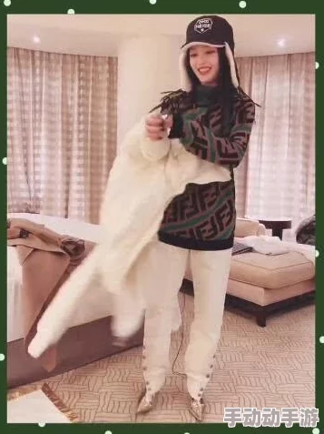 丝宝女同丝袜福利视频引发热议，网友们对其内容和表现形式褒贬不一，认为应关注作品的艺术性与社会影响