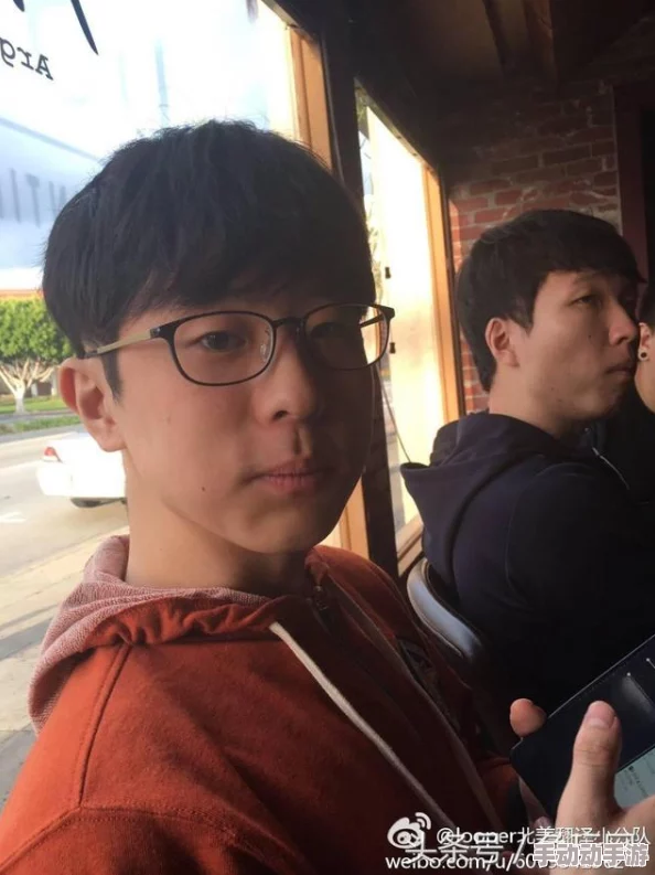 china外卖员gay国产在线观看：最新动态显示该视频在社交平台上引发热议，吸引了大量观众关注与讨论