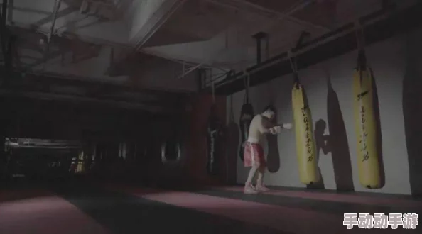 国产视频引发热议，网友纷纷点赞：这部作品打破了传统界限，展现了前所未有的创意与激情！