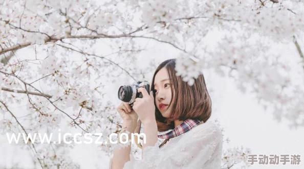 一边吻一边摸下面视频：最新动态揭示了该视频的拍摄背景及其在社交媒体上的热议情况，引发广泛关注