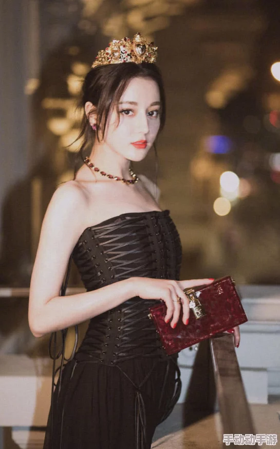 国产美女大秀福利视频最新进展：新一季节目上线，众多新面孔引发热议与关注，精彩内容不断更新