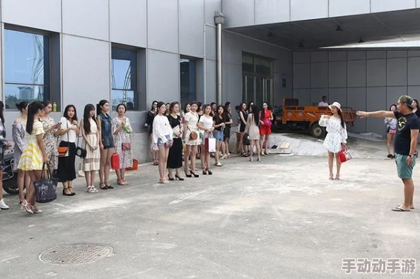 91天堂97年嫩模在线观看：最新动态揭示了该平台上新加入的年轻模特和热门视频内容，吸引了众多观众关注