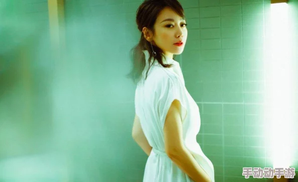 在欲望与禁忌之间:艳妇荡岳的情感纠葛与命运交错之旅 在欲望与禁忌之间:艳妇荡岳的情感纠葛与命运交错之旅