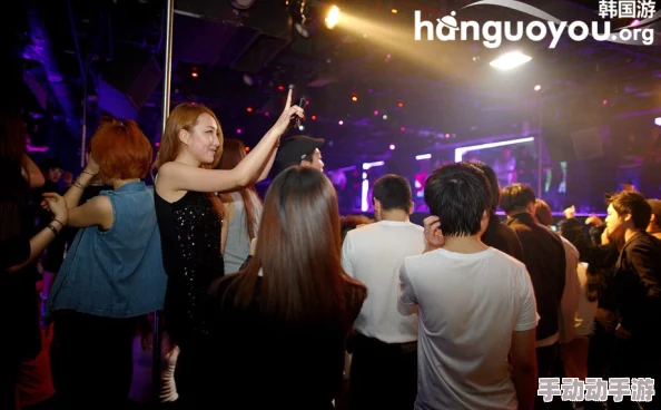 探索亚洲午夜综合网：多元文化交汇的夜生活与娱乐体验
