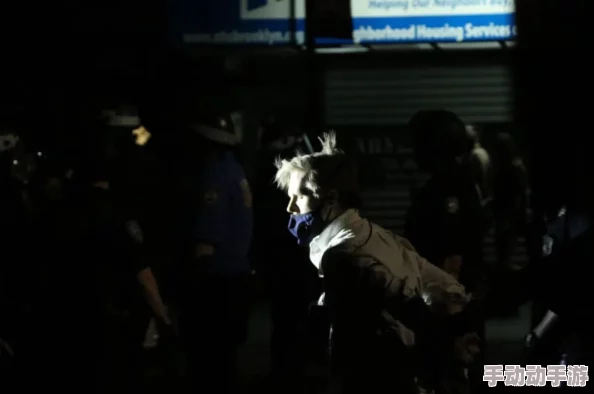 探索午夜时刻的秘密：免费观看啪啪视频，带你进入不一样的夜晚体验与激情世界