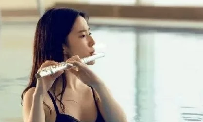 偷录18美女洗澡全过程视频，网友纷纷表示强烈反对这种侵犯隐私的行为，呼吁加强法律保护