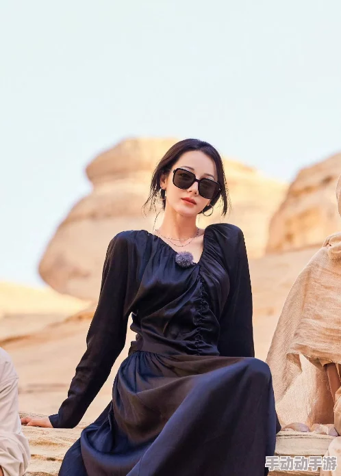 俄罗斯美女10一12性视频引发网友热议，许多人对其内容表示关注，同时也有不少人对这种视频的传播表示担忧