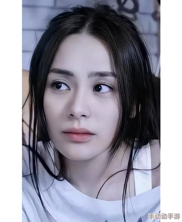 探索冠希与阿娇的13分钟精彩互动视频，揭示他们背后的故事与情感深度，带你领略不一样的视角！