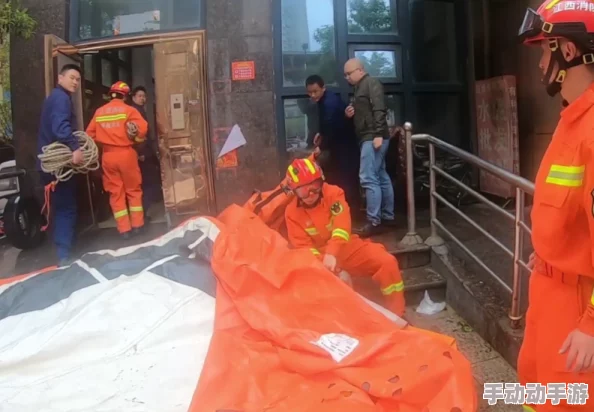 啊…嗯啊好深男男小黄文：最新动态揭示了情感纠葛与欲望交织的复杂关系，引发读者热议与共鸣