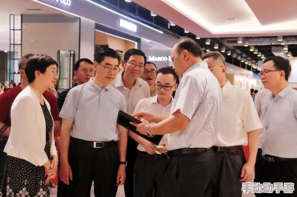 久久精品＊5在热：最新动态显示该活动吸引了大量观众，现场气氛火爆，各种精彩表演轮番上阵