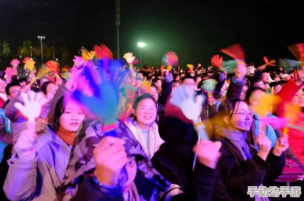 久久精品＊5在热：最新动态显示该活动吸引了大量观众，现场气氛火爆，各种精彩表演轮番上阵