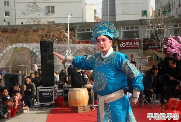 久久精品＊5在热：最新动态显示该活动吸引了大量观众，现场气氛火爆，各种精彩表演轮番上阵