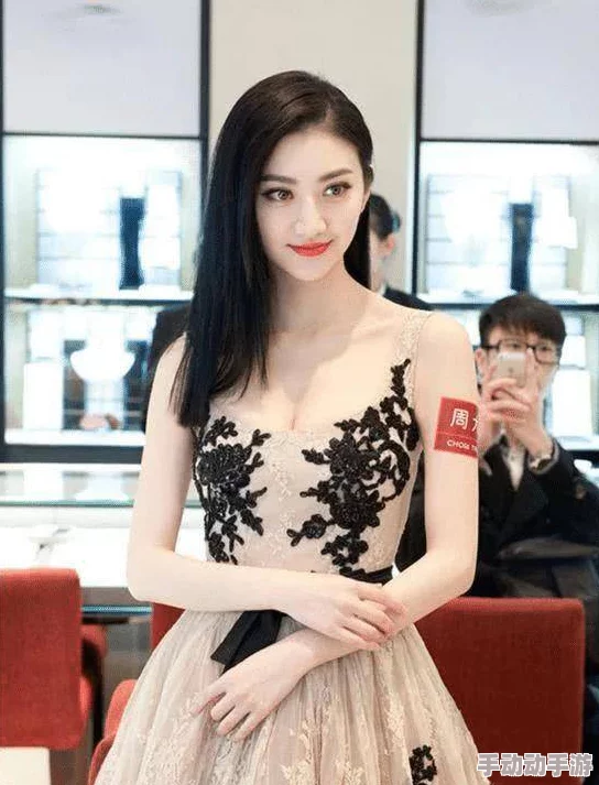 美女mm131爽爽爽网友认为这部作品画面精美，剧情紧凑，角色塑造鲜明，让人感受到强烈的代入感和情感共鸣