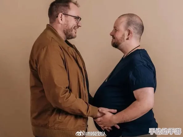 男男生子大肚play做到生网友认为这一现象挑战了传统观念，展现了多元家庭的可能性，引发热议与讨论