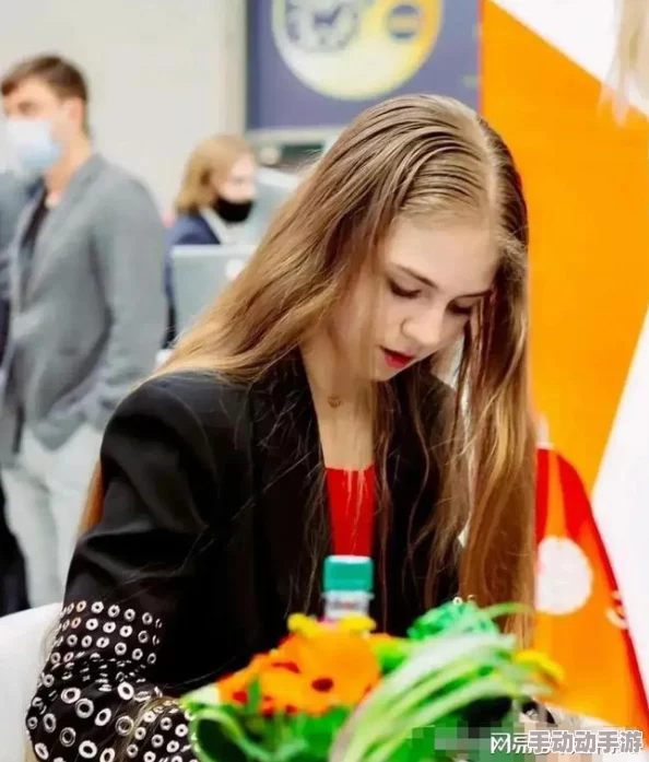 菲律宾娇小XXX小泬XXX，真是让人惊叹的美丽与魅力，期待更多精彩表现！