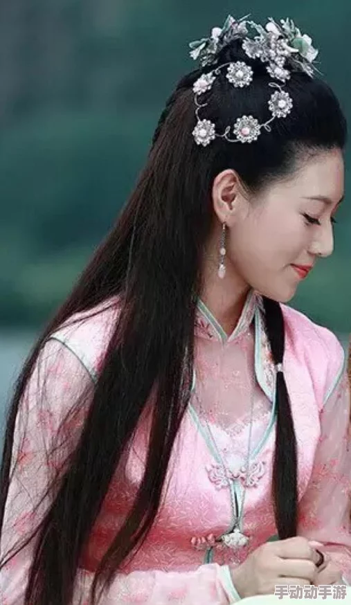 麻花传MD0174董小宛网友认为该剧剧情紧凑角色鲜明，尤其是董小宛的表现令人印象深刻，期待后续发展