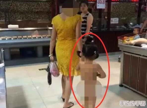 女人裸身无遮挡正面图网友认为这种图片过于暴露，可能会引发不必要的争议和社会讨论，同时也有人支持艺术表达的自由