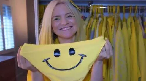 美女的胸又黄又www网站免费惊爆内幕曝光让人震惊的真相揭晓背后隐藏着不为人知的秘密和故事