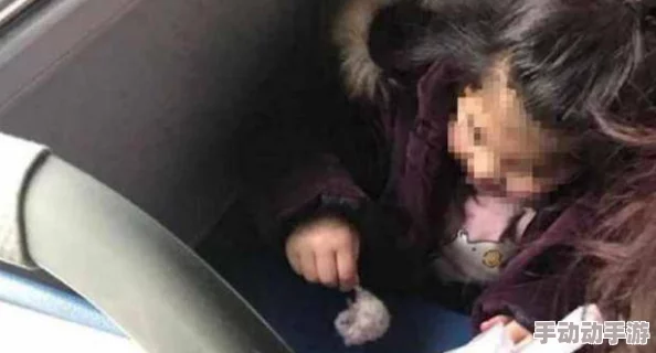 欧美人与动性行为视频网友认为该视频内容过于露骨，可能对青少年产生不良影响，同时也有人表示这是文化表达的一部分，应尊重多元化
