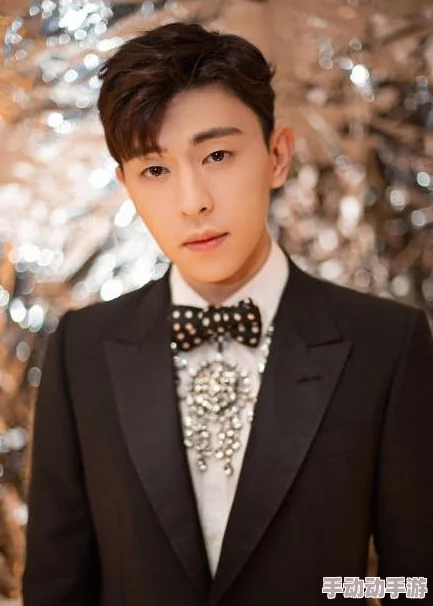 坤坤塞进坎坎里，这个标题真是让人忍俊不禁，想知道背后的故事是什么